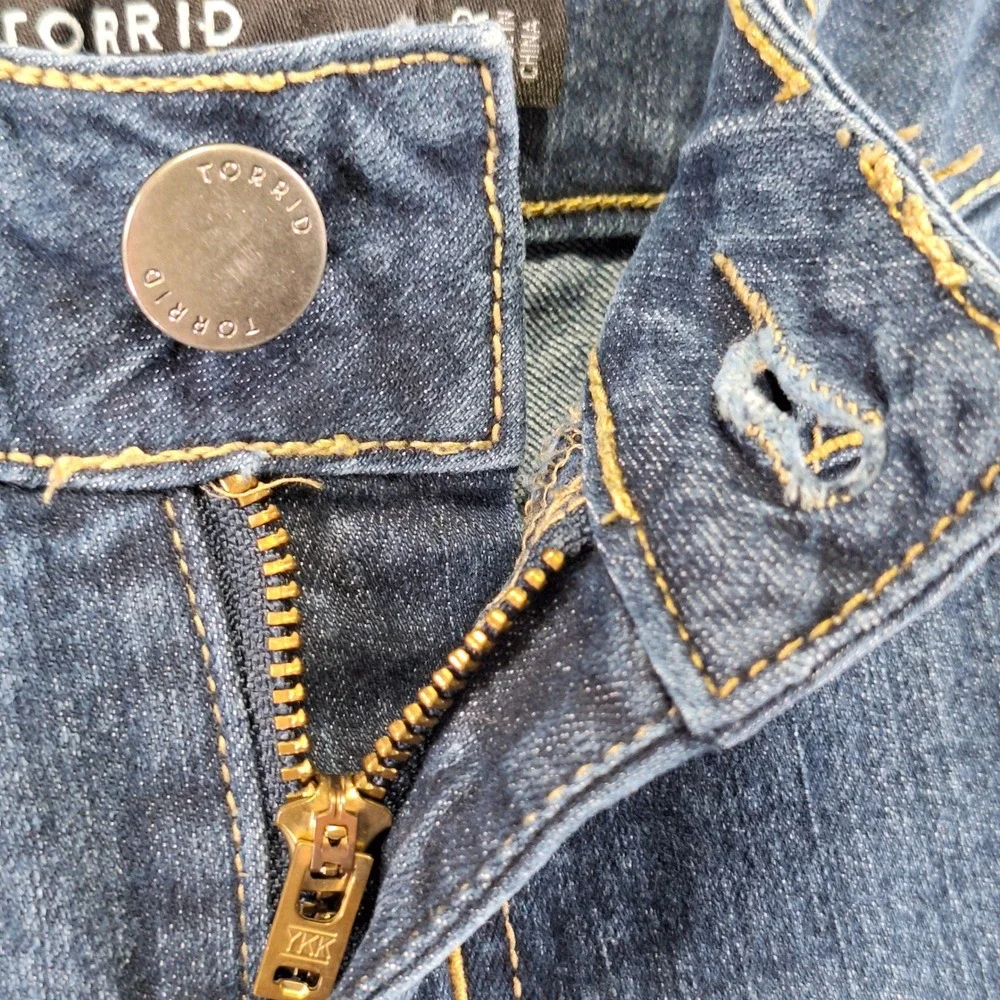 Torrid Jeans Womens 12R (Fits 34x30) Medium Wash Denim Skinny Casual Stretch